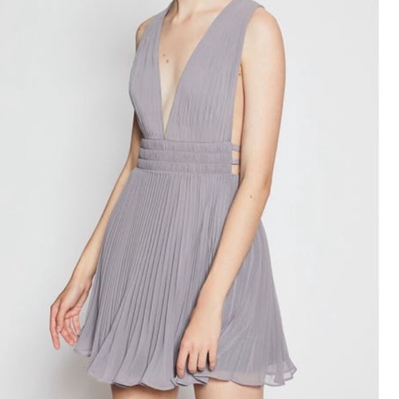 Frame Denim Dresses & Skirts - NWT Frame Briella Pleated Lilac Mini Dress